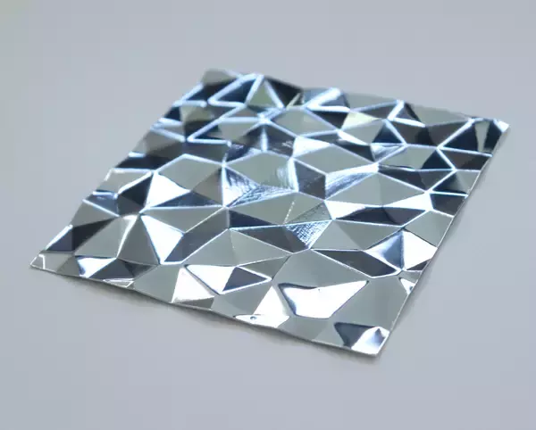 「「カタログの無いものづくり展」にDemold（ディモールド）が出展金属薄板のパネル「PRISM（プリズム）」を大阪で初展示」の画像