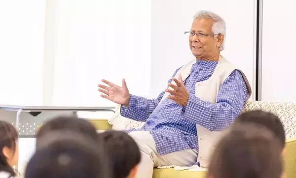 「【東京農業大学稲花小学校】7/11（火）、ノーベル平和賞受賞者のムハマド・ユヌス博士を囲んで特別授業を実施」の画像