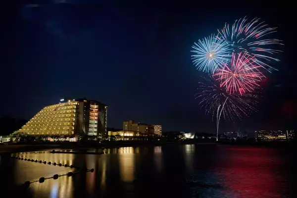 【シェラトン沖縄サンマリーナリゾート】10周年を迎える夏の一大イベント！学び、花火、ナイトプールで満喫する、家族のための沖縄リゾート夏休み「UCHINA SUMMER FESTA 2026」開催