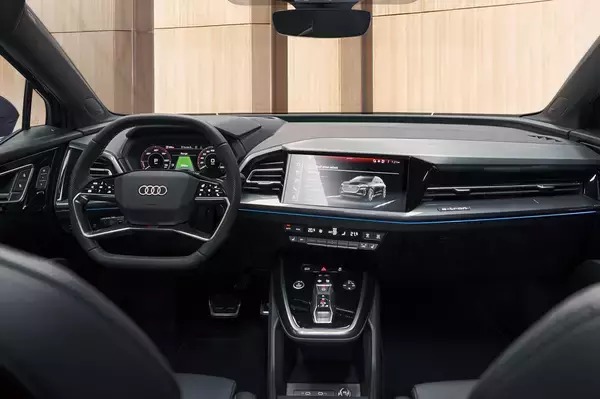 「Audi Q4 45 e-tron / Q4 Sportback 45 e-tronを発表　一充電走行距離613kmを実現」の画像
