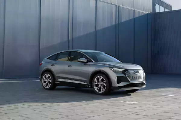 「Audi Q4 45 e-tron / Q4 Sportback 45 e-tronを発表　一充電走行距離613kmを実現」の画像