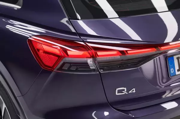 「Audi Q4 45 e-tron / Q4 Sportback 45 e-tronを発表　一充電走行距離613kmを実現」の画像