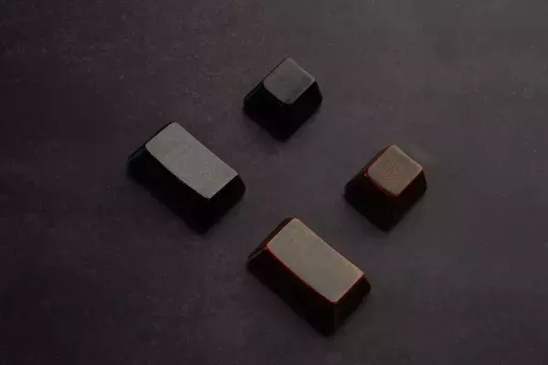 「＜輪島塗×HHKB＞伝統工芸とIT技術が融合した「HHKB漆塗キートップ」を発売開始」の画像