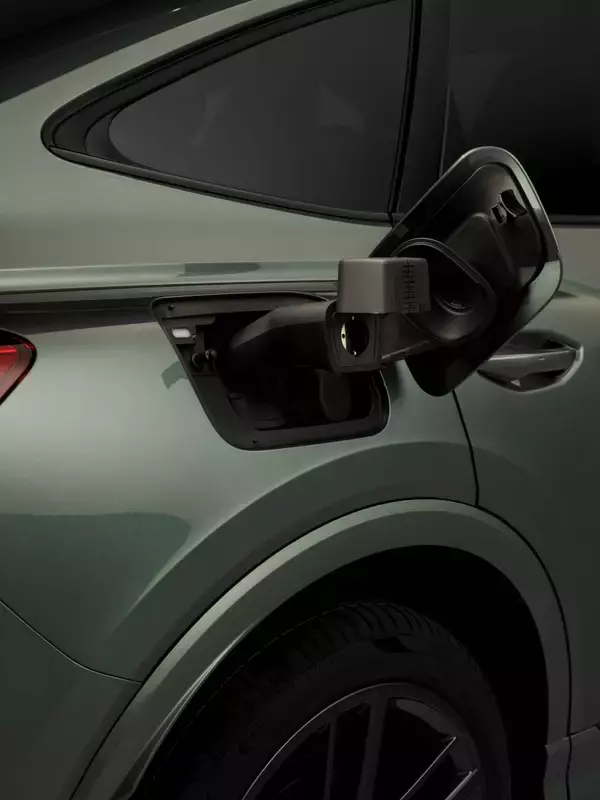 「Audi Q4 e-tron：アウディの電気自動車ベストセラーがアップグレード」の画像