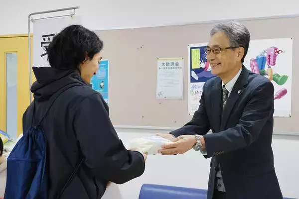 弘前大学が金木農場産の米を学生に無料配布 ― 米の価格高騰により生活に不安を抱える学生を支援