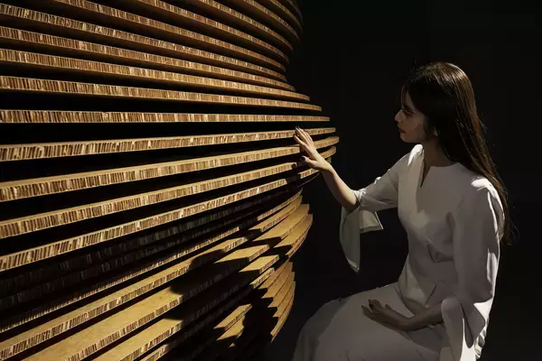 「AI時代に想像力を取り戻す没入型イベント「都市洞窟エソラゴト ver.1」の空間デザインを博展が手掛けました。」の画像