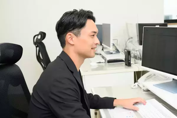 「税理士法人村上事務所のfreeeプロダクト活用事例を公開　大幅な業務時間削減により、高付加価値なバックオフィス改善提案を行うことで収益性も向上」の画像