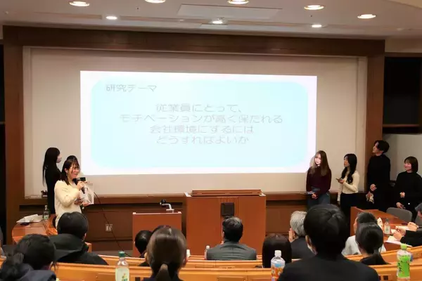 「大阪学院大学 ホスピタリティ経営学科生が、全国10都市にビジネスホテルを展開するJR西日本ヴィアインと産学連携PBLの発表会を開催」の画像