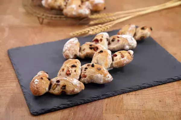 「5/1〜5/11 株式会社ポンパドウル主催企画『ポンパドウルの学園祭』相模⼥⼦⼤学学⽣考案のパンが期間限定・初めての全店展開　産学連携の継続が評価」の画像