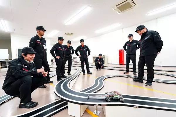 【ニュースレター】高校生ロボット競技、公式コースを当社技能者たちが製作