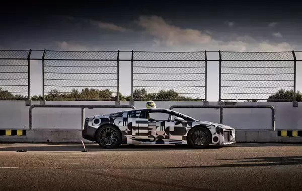 「Audi Nuvolari、405日の開発の軌跡」の画像