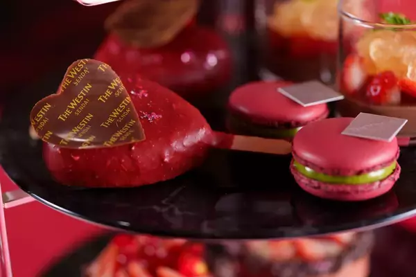 「仙台市の農業家集団Punks Farmerが手掛けるいちごを、赤いスイーツで『Afternoon Tea -Strawberry Red -』【ウェスティンホテル仙台】」の画像