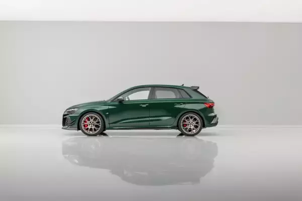 「Audi RS 3 competition limited：栄光の5気筒」の画像