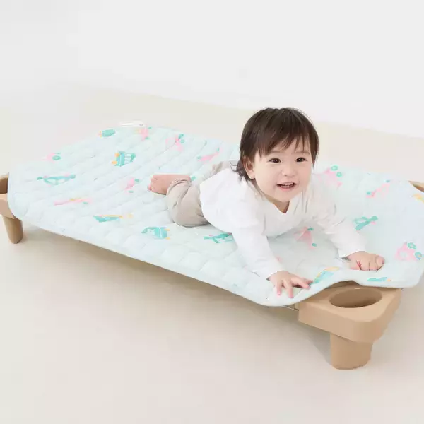 「敷布団も洗濯機で丸洗いOKに進化！Amazonベストセラー*『お昼寝布団セット』が軽量リニューアル」の画像