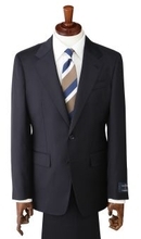 イタリアの伝統的な二大スタイルを融合、エルメネジルド・ゼニア「ISLAND BREEZE」を採用史上最高峰のプレミアムスーツが『洋服の青山』から登場