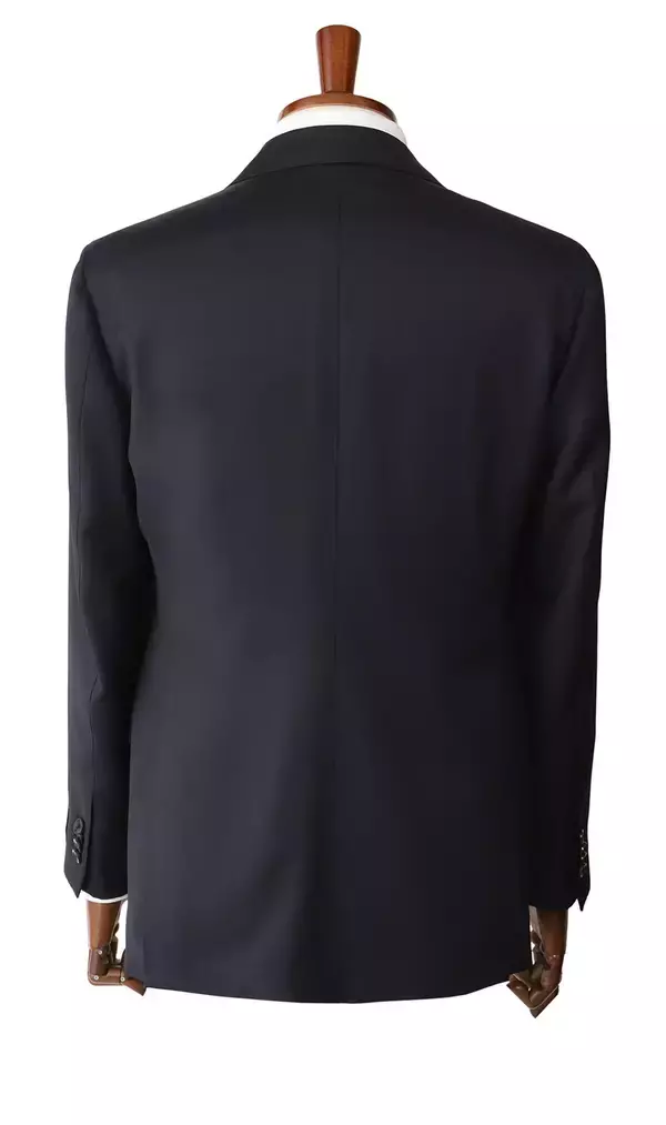 「イタリアの伝統的な二大スタイルを融合、エルメネジルド・ゼニア「ISLAND BREEZE」を採用史上最高峰のプレミアムスーツが『洋服の青山』から登場」の画像