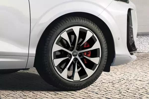 「新型Audi Q3シリーズを発売」の画像