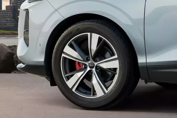 「新型Audi Q3シリーズを発売」の画像