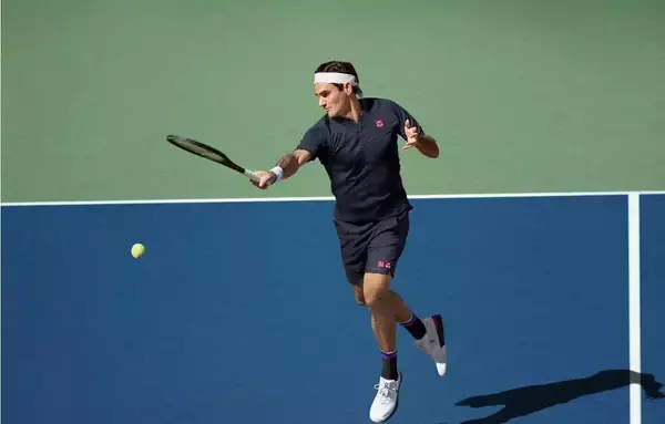 ロジャー・フェデラーモデル ドライEXゲームウェアとRFキャップ 10月10日（月）より発売