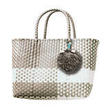 「小物の収納にぴったり！ふわふわ丸まる姿が愛らしく、思わずファスナーを開けたくなる＜はりねずみ＞ポーチが登場」の画像3