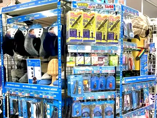 「【3サイズ全部買っても1万円以下！】 マトリョーシカ方式で輸送コストを1/3に抑えた税抜1,999円～「驚安キャリーケース」4月10日（金）より1,000台限定発売」の画像