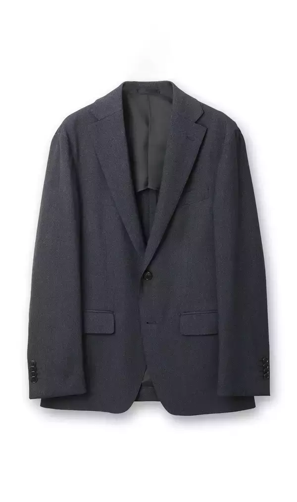 「2020年からの累計販売数が約7万着を誇る高機能セットアップスーツコスパに優れた「アーバンセッター」を前年比3倍の数量で展開」の画像