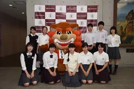 なぜ 桃 成蹊大学のマスコットキャラクター ピーチくん 時代を越えて創立者の想いをつなぐメッセンジャー 17年7月31日 エキサイトニュース
