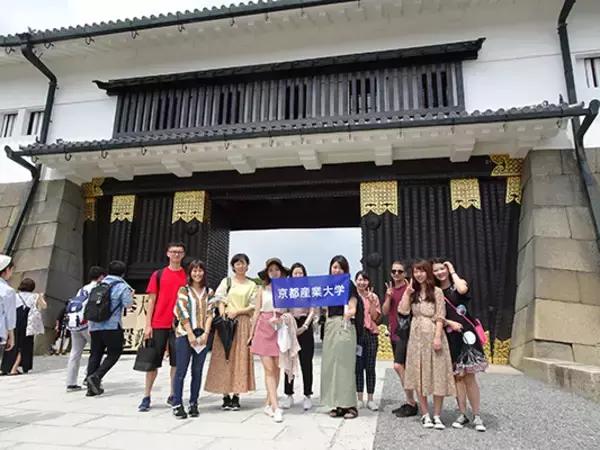 「京都産業大学生が観光客をもてなす「京都市認定通訳ガイド」資格取得に挑戦 -- 京都文化学科が京都市と連携」の画像