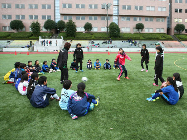 駒沢女子大学が11月23日に 平成29年度第2回駒沢女子大学サッカー教室 日テレ ベレーザの選手とサッカーをしよう を開催 中学生女子 および小学校高学年女子の参加者を募集 17年10月24日 エキサイトニュース
