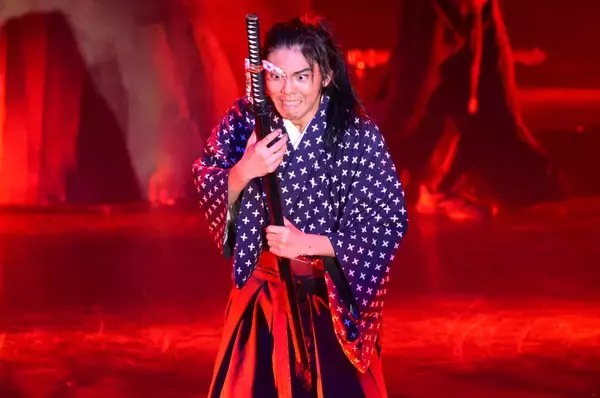 クラーク記念国際高等学校が2月15日（木）より表現を中心に学ぶ高校生による舞台演劇「花の紅天狗」を公開。毎年約4000名の観客動員数を記録する舞台公演。