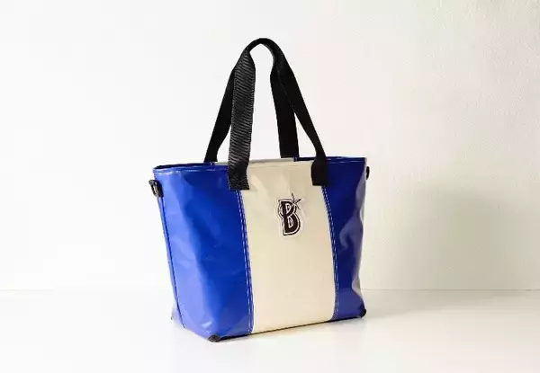 「20年ぶりの優勝をめざす横浜DeNAベイスターズ。観戦時には『横浜ブルー』のグッズを！横浜高島屋限定コラボグッズが勢揃い！３月28日(水)から４月10日(火)まで販売。」の画像