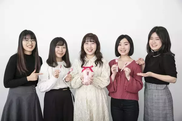 恋する乙女に恋の筆～あなたの恋に一筆加えます～ 女子大生が考案した「恋筆」メイクブラシセットを販売 -- 昭和女子大学