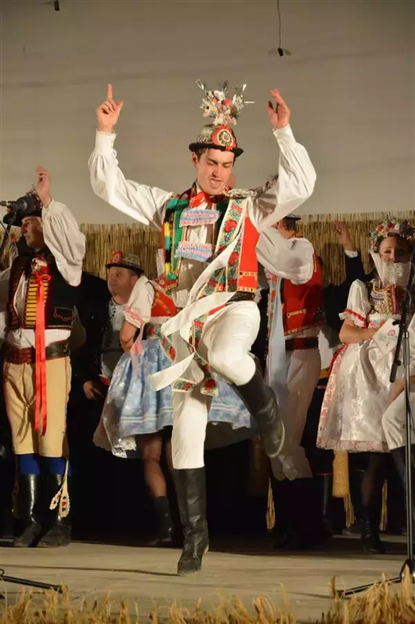 「フォークロアの伝統を楽しむチェコの8月」の画像