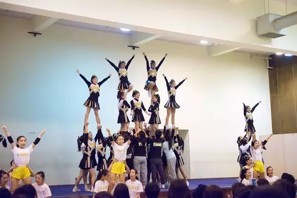 「女子聖学院中学校・高等学校 114周年記念祭、11/2・4に開催。 -- Teenage Dream -- 夢のように楽しい、思い出に残る記念祭をめざして。～憧れのパーカー姿、裏方として支える記念祭実行委員会に注目！～」の画像