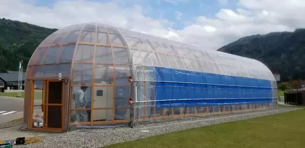 「【国連SDGsの目標7と目標11の達成に貢献】脱炭素を志向した電熱エネルギーのシェアモデルを構築するとともに、排熱や風力、人力による発電設備を新たに導入。 -- 金沢工業大学」の画像