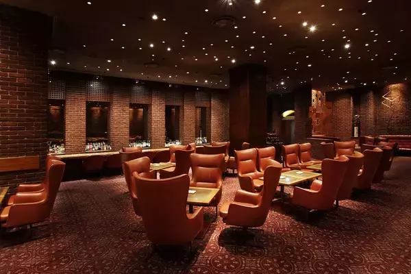 「京王プラザホテルメインバー＜ブリアン＞店長　高野勝矢東京都優秀技能者（東京マイスター）認定」の画像