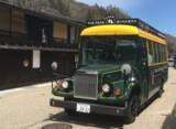 「無料シャトルバス運行開始！　見た目も可愛いレトロ調バスが、人気の観光地「奈良井宿」と漆器のまち「木曽平沢」を結びます。」の画像1