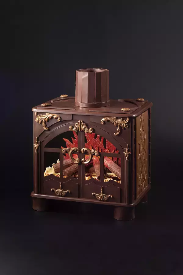 「テーブルを豪華に彩る「Hotel taste at home」をテーマにした2020年 京王プラザホテルのクリスマスケーキ」の画像