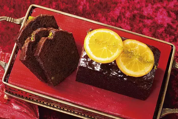 「2種の味が楽しめるハーフ＆ハーフの新作ケーキをはじめ八王子産蜂蜜や米粉を使用したケーキなど全7種を販売」の画像