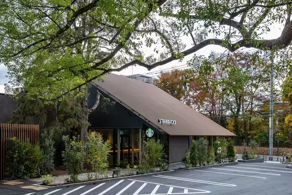 樹齢約300年のクスノキが見守る木造店舗 『スターバックス コーヒー 西東京新町店』　自然の営みを継承し11月25日（水）オープン
