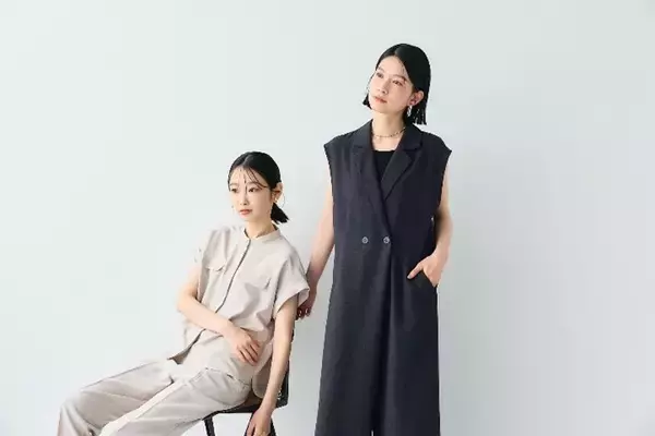 「リネンライクでシワになりにくいCROSS FUNCTION(クロス ファンクション）の大人気シリーズ「サマナチュラ」から新色「モカ」のブラウスを含む5型の追加販売を開始　　　」の画像