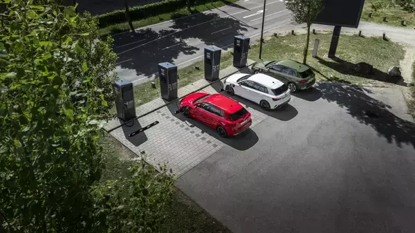 「アウディ、2025年に160万台を販売：力強い第4四半期で厳しい1年を締めくくる」の画像