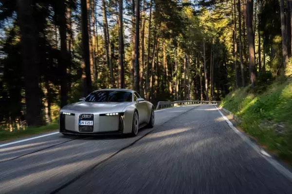 「Audi Concept C：刺激的な完全電動スポーツカーをプレビュー」の画像