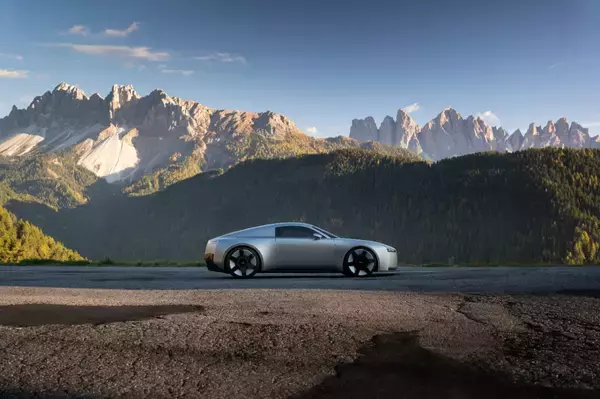 「Audi Concept C：刺激的な完全電動スポーツカーをプレビュー」の画像