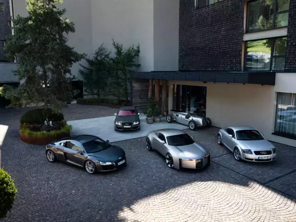 「Audi Concept C：刺激的な完全電動スポーツカーをプレビュー」の画像