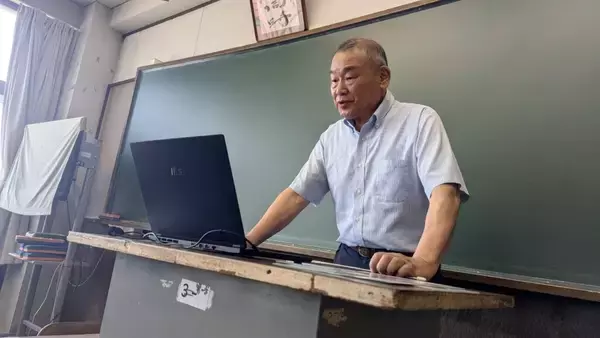 札幌大学岡積ゼミが札幌丘珠高等学校で「探究学習」の連携授業を実施 ― 学生が研究プレゼンを披露し高校生と交流