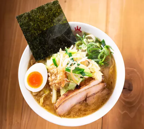 「一風堂から濃厚&ボリューム満点の新作ラーメン「高濃度BRIX豚骨醤油」登場！」の画像