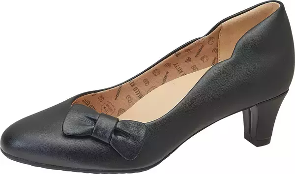 「ムーンスターのパンプス「sugata」× サンリオの「ハローキティ」お仕事履きにもちょうどいい大人可愛いコラボモデル新発売」の画像