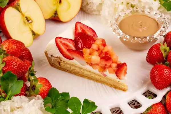 「【キル フェ ボン】実りの秋を感じる洋梨、リンゴ、柿とチョコレートのハーモニー「秋のフルーツを味わうショコラタルト」」の画像