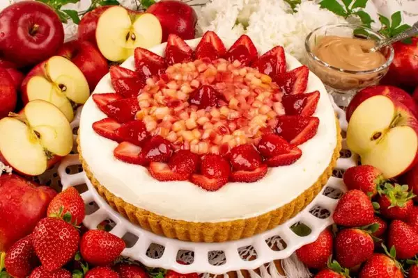 「【キル フェ ボン】実りの秋を感じる洋梨、リンゴ、柿とチョコレートのハーモニー「秋のフルーツを味わうショコラタルト」」の画像